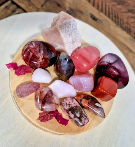 Red- Red Jasper. Garnet, Fire opal, Fire Agate, Ruby, Eudialyte