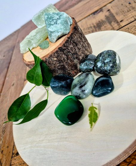 Green- Malachite, Jade, Moss Agate, Green Aventurine, Unakite, Prehnite, Fluorite, Bloodstone